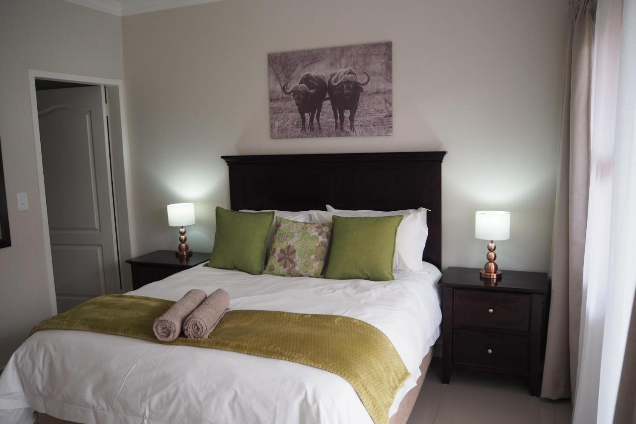Or Tambo Self Catering Apartments, The Willows Boksburg Exterior foto